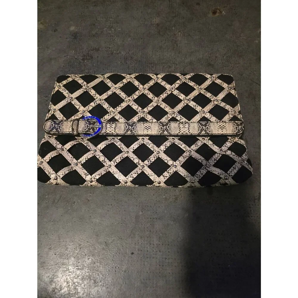 White House Black Market Purse - Picture 1 of 7